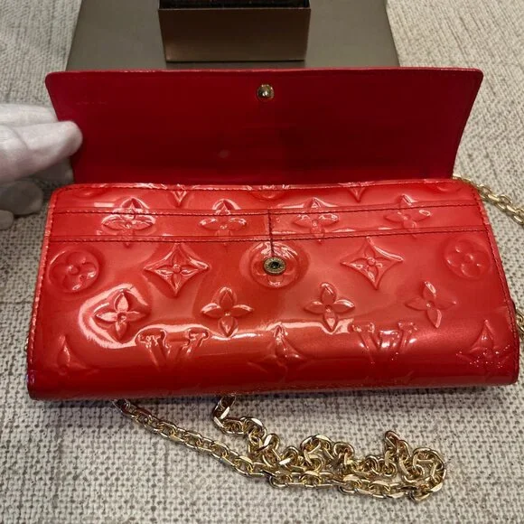 Louis Vuitton Vernis Portefeuille Sarah Wallet Vibrant Red Patent Leather - Picture 10 of 12